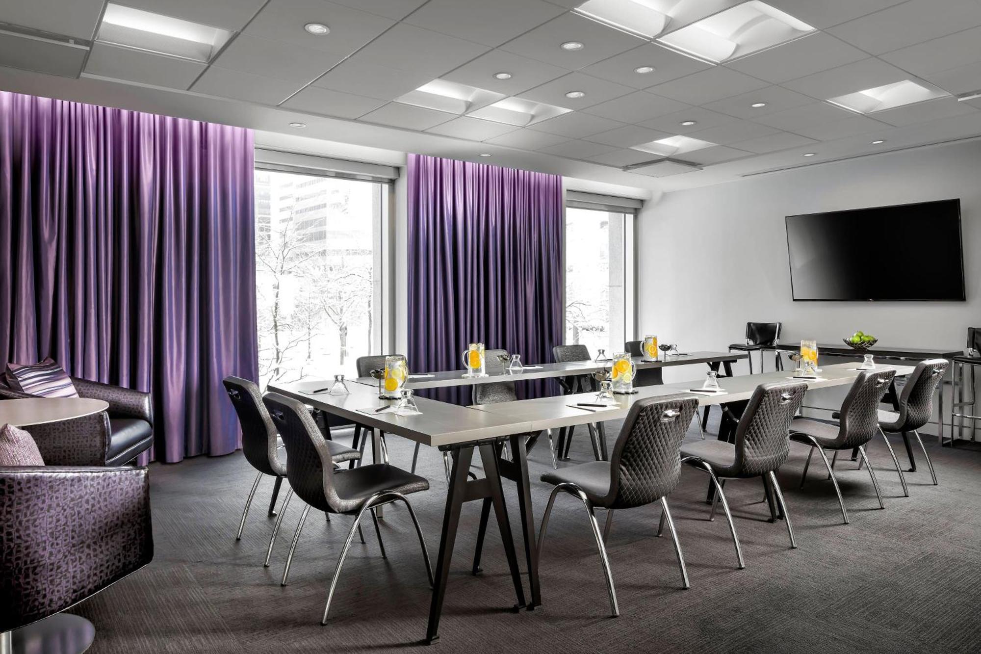 W Montreal Hotell Exteriör bild